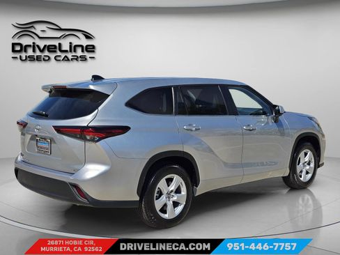 Used 2025 Toyota Highlander LE image 10