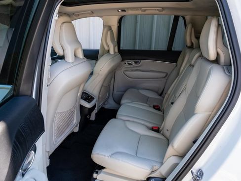 Used 2020 Volvo XC90 T5 Momentum AWD/4WD image 30