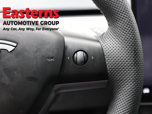 Used 2023 Tesla Model 3 Standard Range image 16