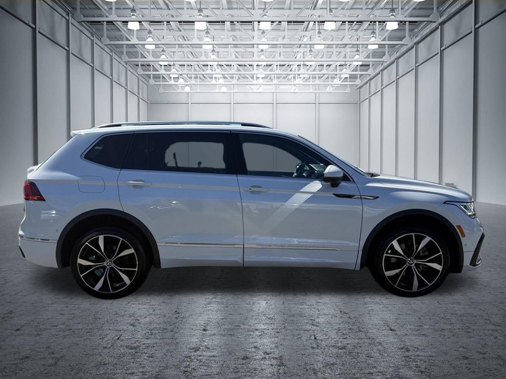 Used 2022 Volkswagen Tiguan SEL R-Line AWD/4WD image 23