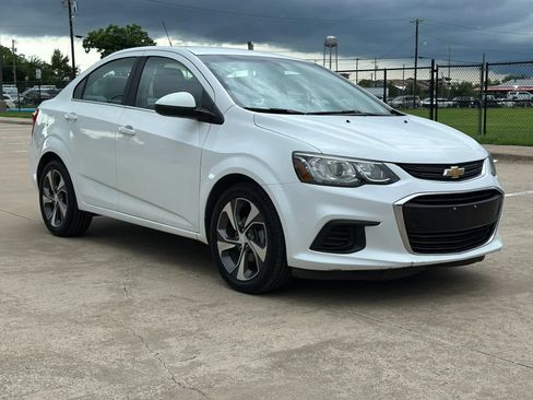 Used 2020 Chevrolet Sonic Premier FWD image 3