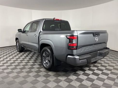 Used 2025 Nissan Frontier SV w/ SV Convenience Package RWD image 8