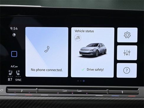 Used 2024 Volkswagen Golf R image 34