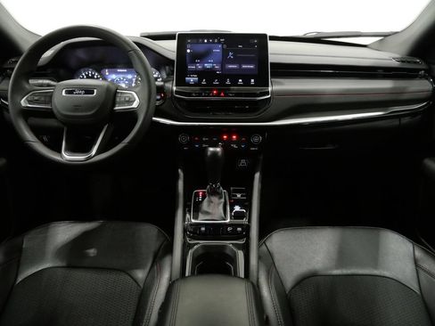 Used 2025 Jeep Compass Trailhawk AWD/4WD image 10