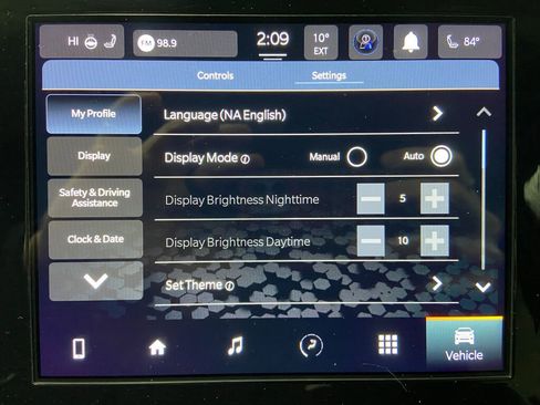 Used 2023 Jeep Grand Cherokee L Laredo image 15