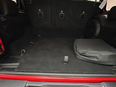 Used 2024 Jeep Wrangler Unlimited AWD/4WD image 21