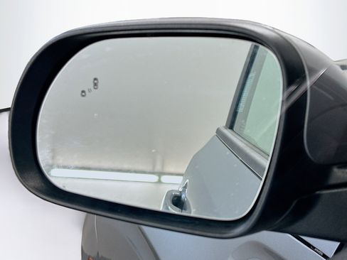 Used 2025 Kia Soul LX w/ LX Technology Package FWD image 16