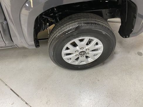 Used 2025 Toyota Tacoma SR5 AWD/4WD image 12