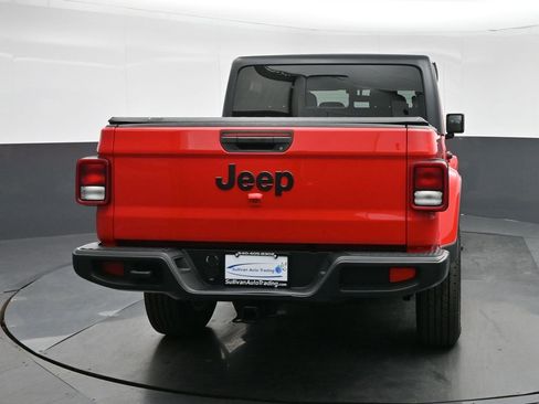 Used 2023 Jeep Gladiator Sport image 6