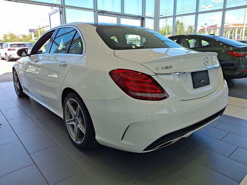 Used 2018 Mercedes-Benz C 300 4MATIC Sedan image 4