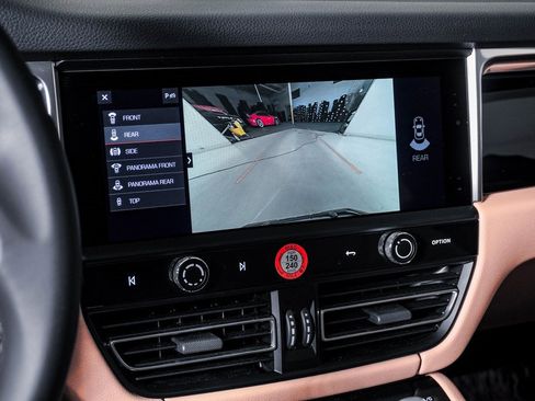 Certified 2025 Porsche Macan image 23