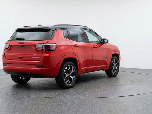 Used 2025 Jeep Compass Limited AWD/4WD image 7