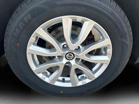 Used 2016 Nissan Rogue SV AWD/4WD image 24