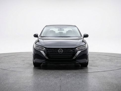 Used 2025 Nissan Sentra SV FWD image 2