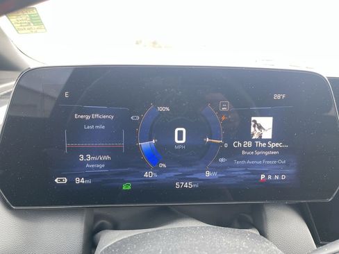 Used 2025 Chevrolet Equinox EV RS w/ Convenience Package II image 22