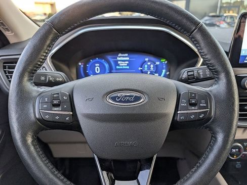 Used 2020 Ford Escape Titanium image 21