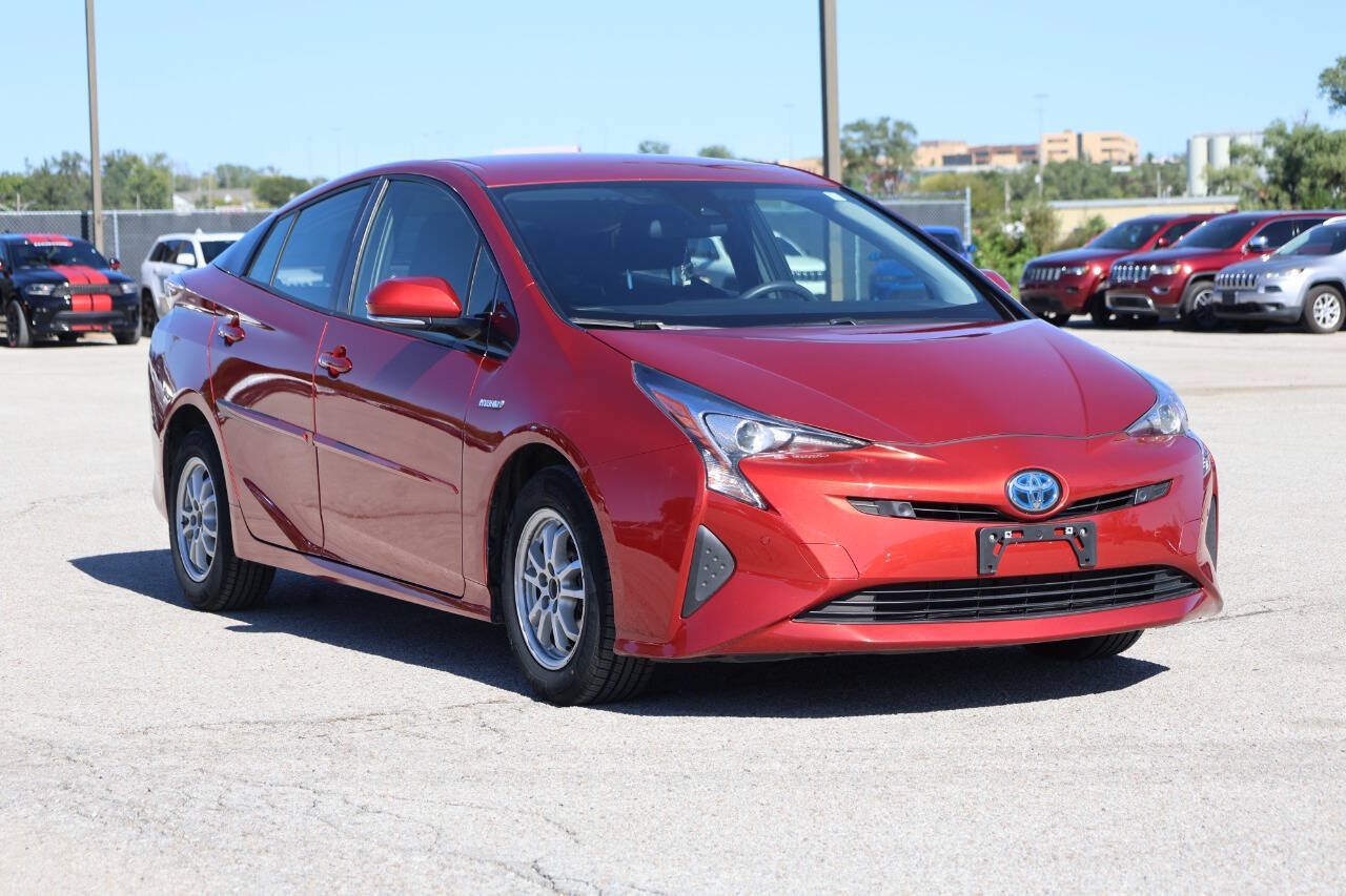 Used 2017 Toyota Prius Two w/ Prius Two Safety Plus Package FWD image 4