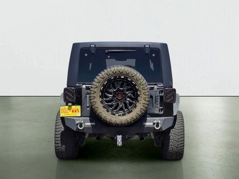 Used 2015 Jeep Wrangler Unlimited Sahara w/ Dual Top Group AWD/4WD image 5
