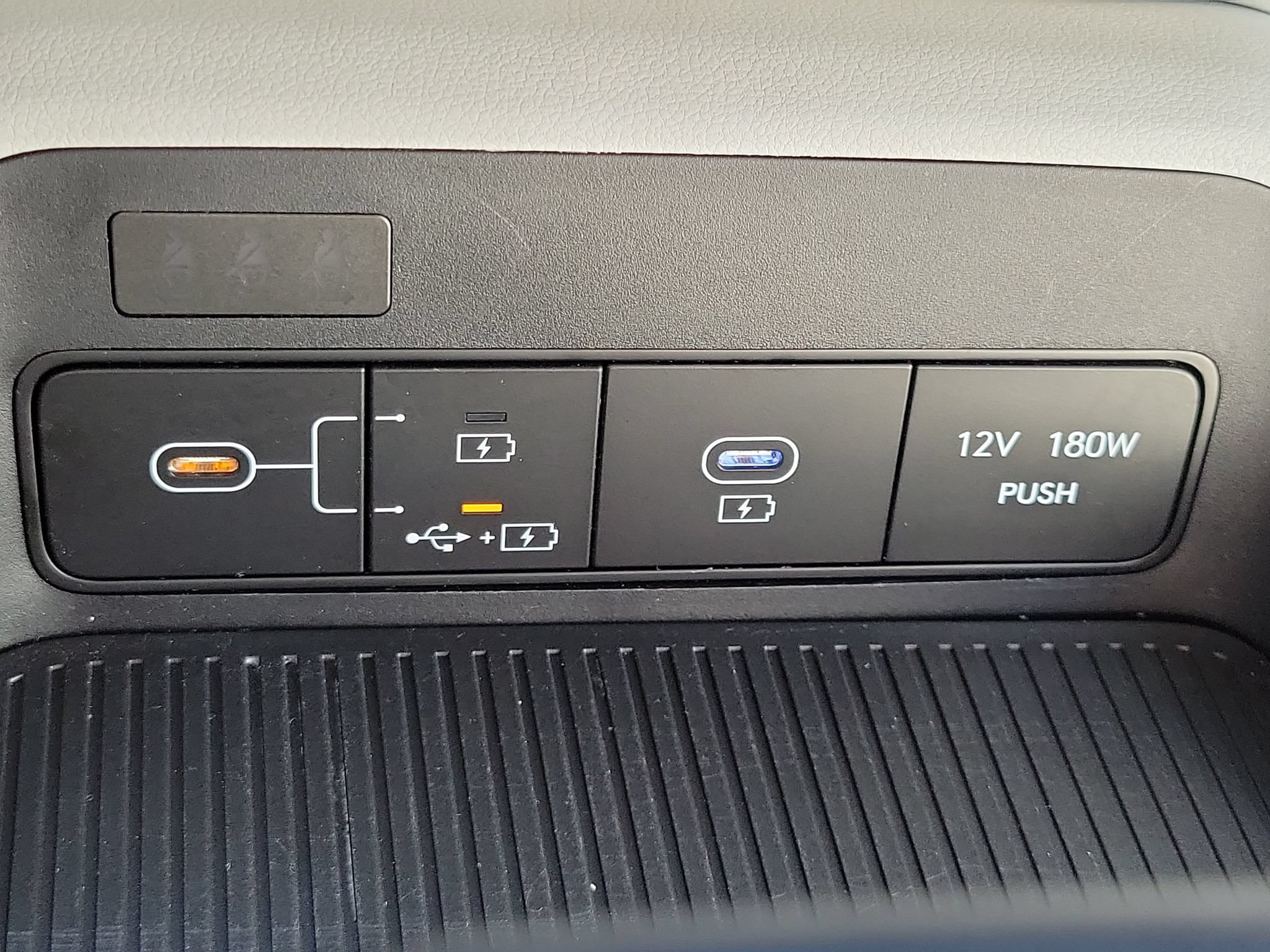 Used 2025 Hyundai Kona SEL AWD/4WD image 20