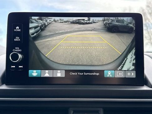 Used 2025 Honda Pilot Touring image 25