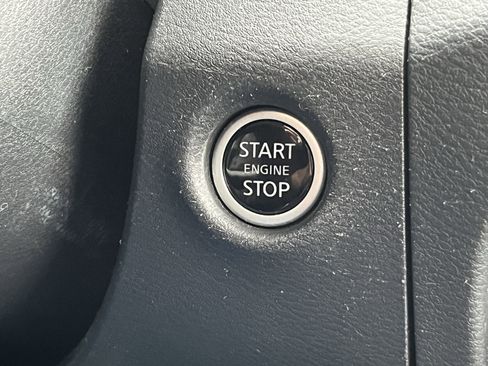 Used 2023 Nissan Frontier SV image 31