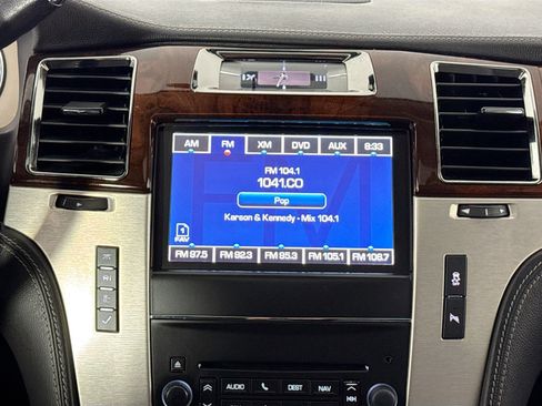 Used 2014 Cadillac Escalade Platinum image 25