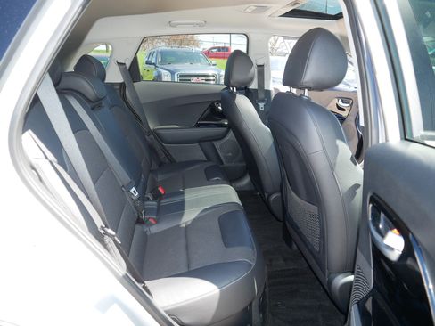 Used 2020 Kia Niro Touring FWD image 18