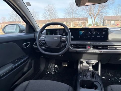 Used 2025 Kia K4 LXS image 25
