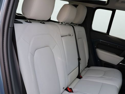 New 2026 Land Rover Defender 110 X-Dynamic SE AWD/4WD image 12