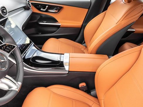 Used 2025 Mercedes-Benz C 300 4MATIC Sedan image 11