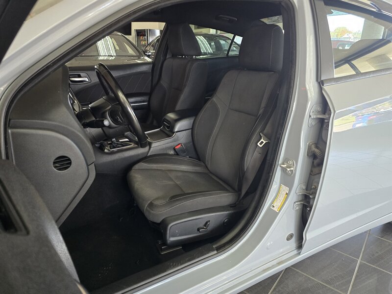 Used 2022 Dodge Charger SXT RWD image 9