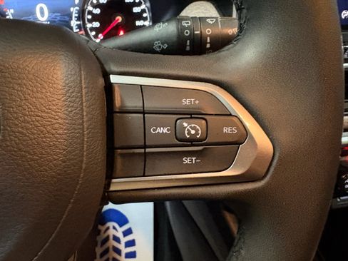 Used 2024 Jeep Compass Latitude AWD/4WD image 16