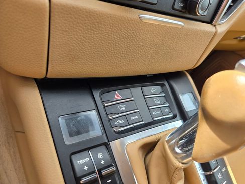 Used 2015 Porsche Macan S AWD/4WD image 17