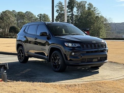 New 2026 Jeep Compass Latitude image 9