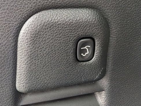 Used 2019 Jeep Grand Cherokee Limited w/ Luxury Group II AWD/4WD image 32