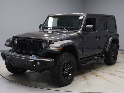 Used 2024 Jeep Wrangler Unlimited image 7