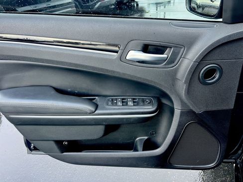 Used 2023 Chrysler 300 Touring w/ Sport Appearance Package image 19