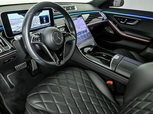 Used 2022 Mercedes-Benz S 580 4MATIC Sedan w/ AMG Line Package image 16
