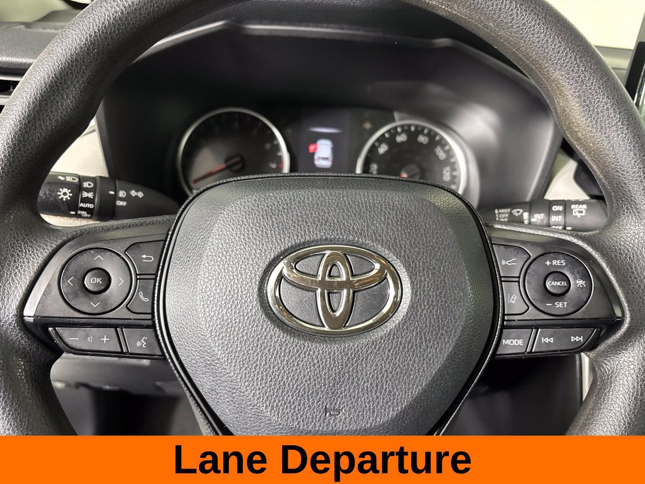 Used 2019 Toyota RAV4 XLE AWD/4WD image 16