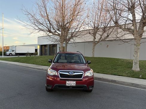 Used 2015 Subaru Forester 2.5i w/ Alloy Wheel Package image 3