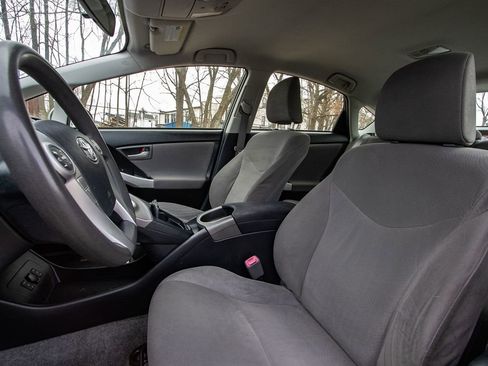 Used 2013 Toyota Prius Plug-In Hybrid image 10