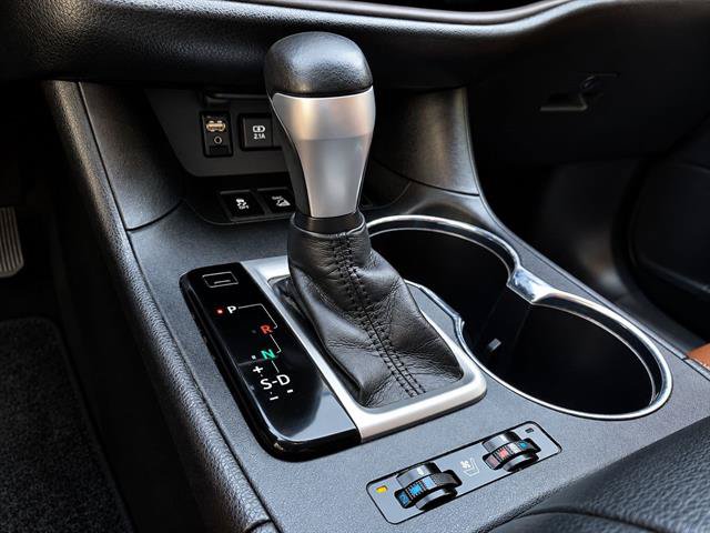 Used 2018 Toyota Highlander Limited FWD image 17