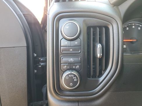 Used 2022 Chevrolet Silverado 2500 Custom w/ Custom Convenience Package image 30