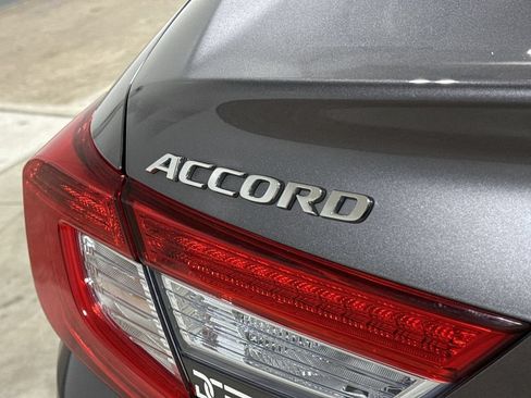 Used 2019 Honda Accord EX image 26