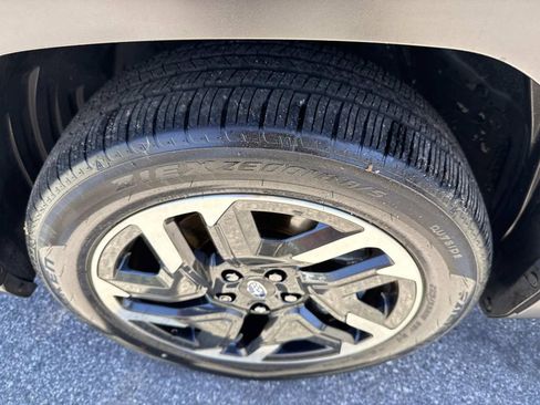 Certified 2025 Subaru Forester Limited AWD/4WD image 10