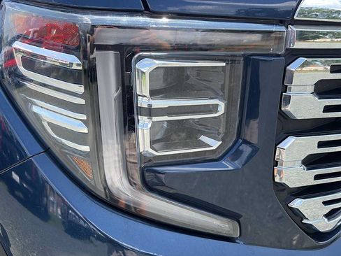 Used 2023 GMC Sierra 1500 Denali w/ Denali Reserve Package AWD/4WD image 9