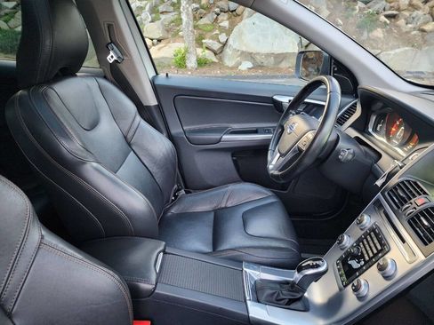 Used 2017 Volvo XC60 T6 Dynamic w/ Climate Package image 20