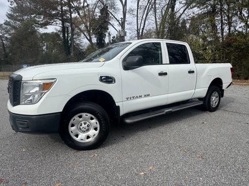 Used 2017 Nissan Titan S image 22