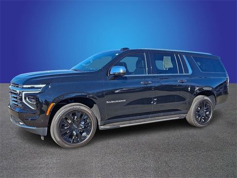 Used 2025 Chevrolet Suburban Premier w/ Sun And Tow Package image 7