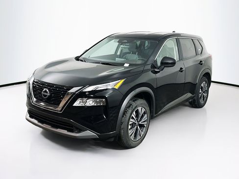 Used 2023 Nissan Rogue SV image 3